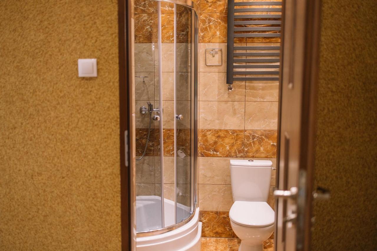 West13 Guest Rooms Cracovie Extérieur photo