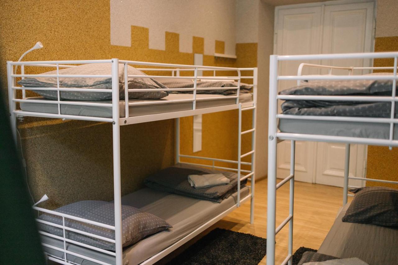 West13 Guest Rooms Cracovie Extérieur photo