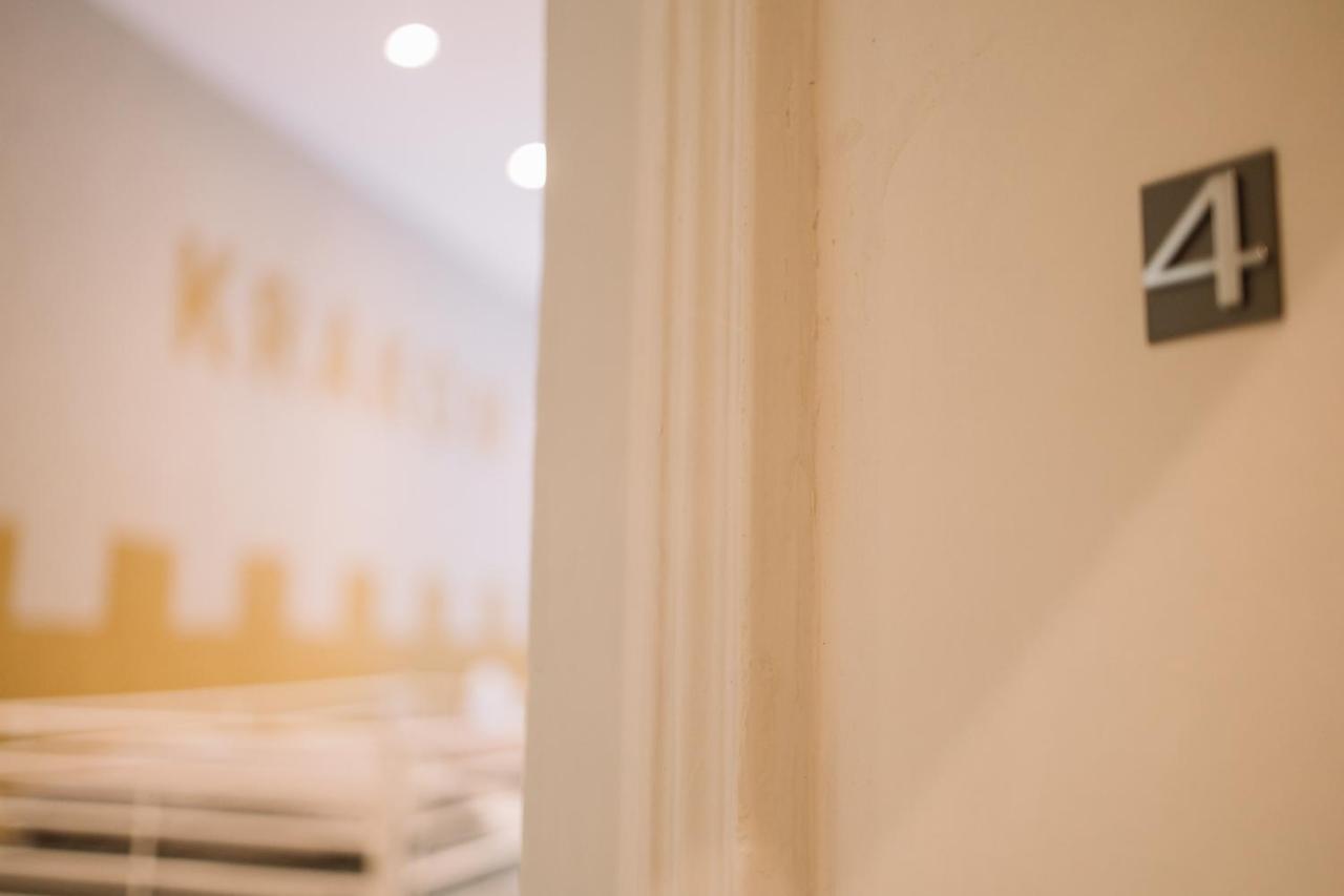 West13 Guest Rooms Cracovie Extérieur photo