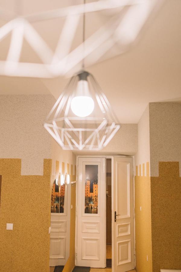West13 Guest Rooms Cracovie Extérieur photo