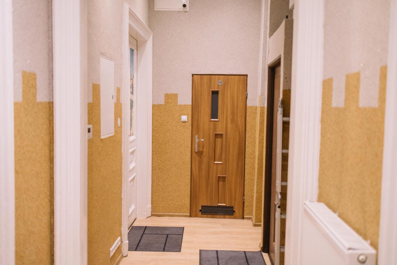 West13 Guest Rooms Cracovie Extérieur photo