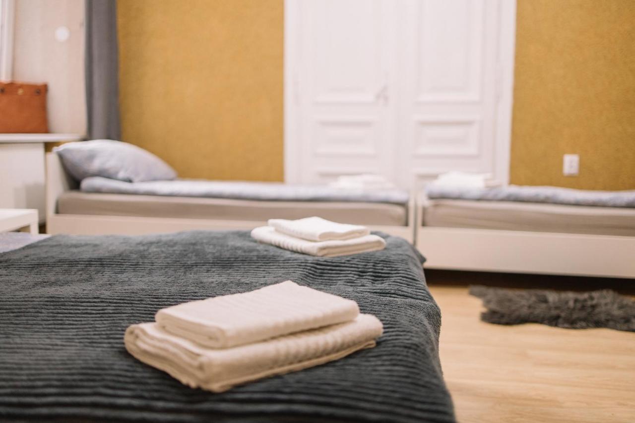 West13 Guest Rooms Cracovie Extérieur photo