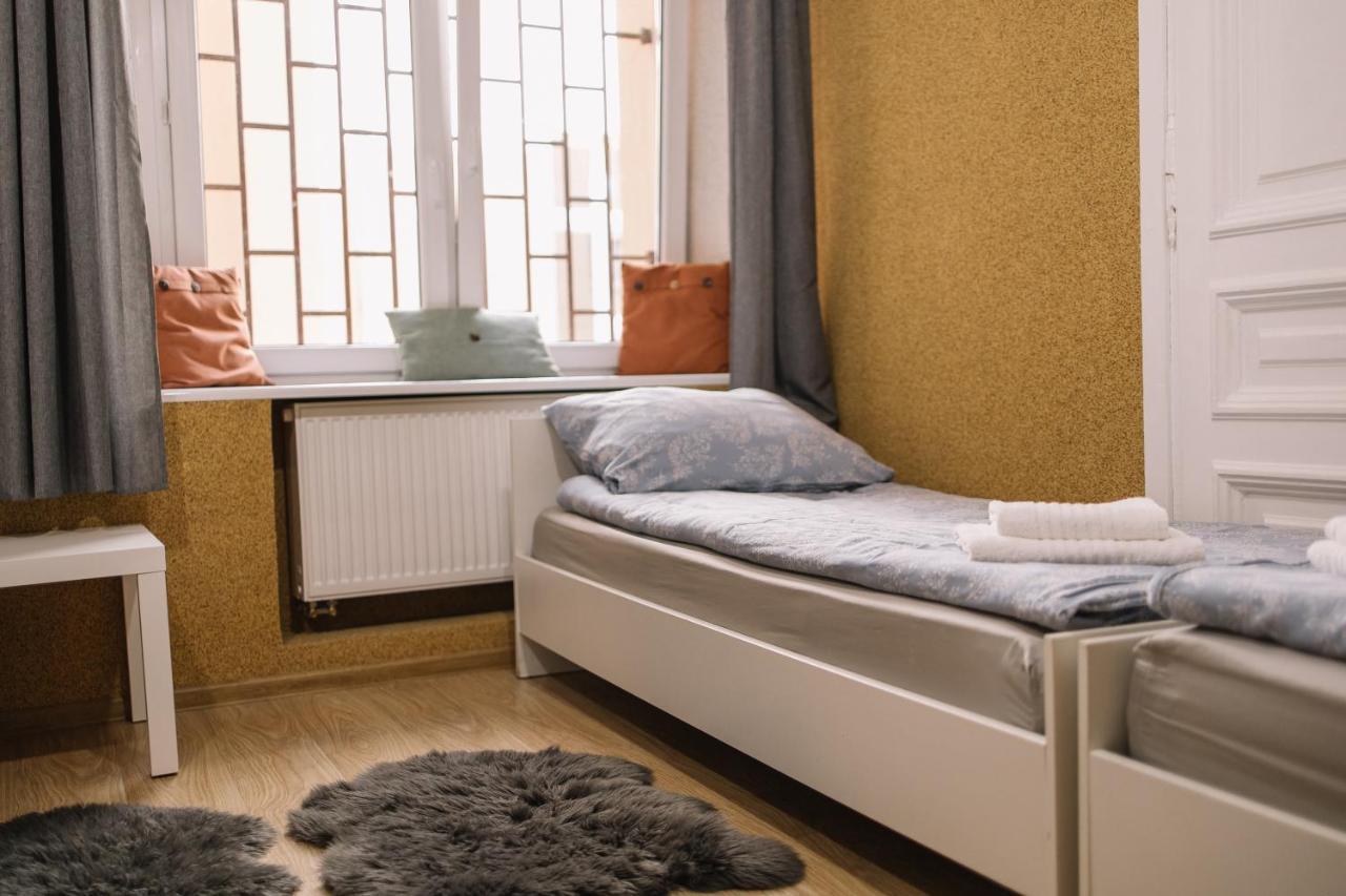West13 Guest Rooms Cracovie Extérieur photo