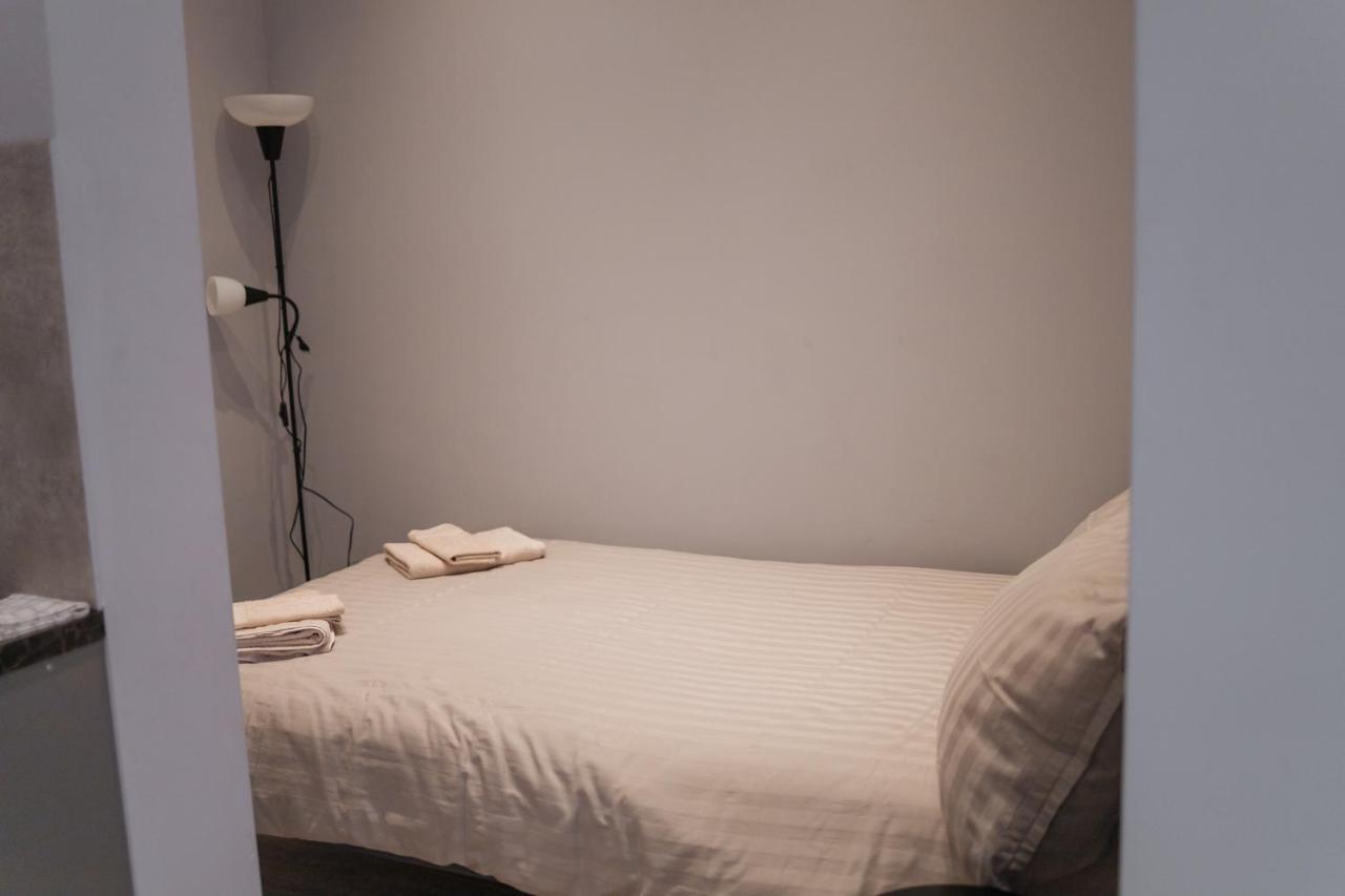 West13 Guest Rooms Cracovie Extérieur photo