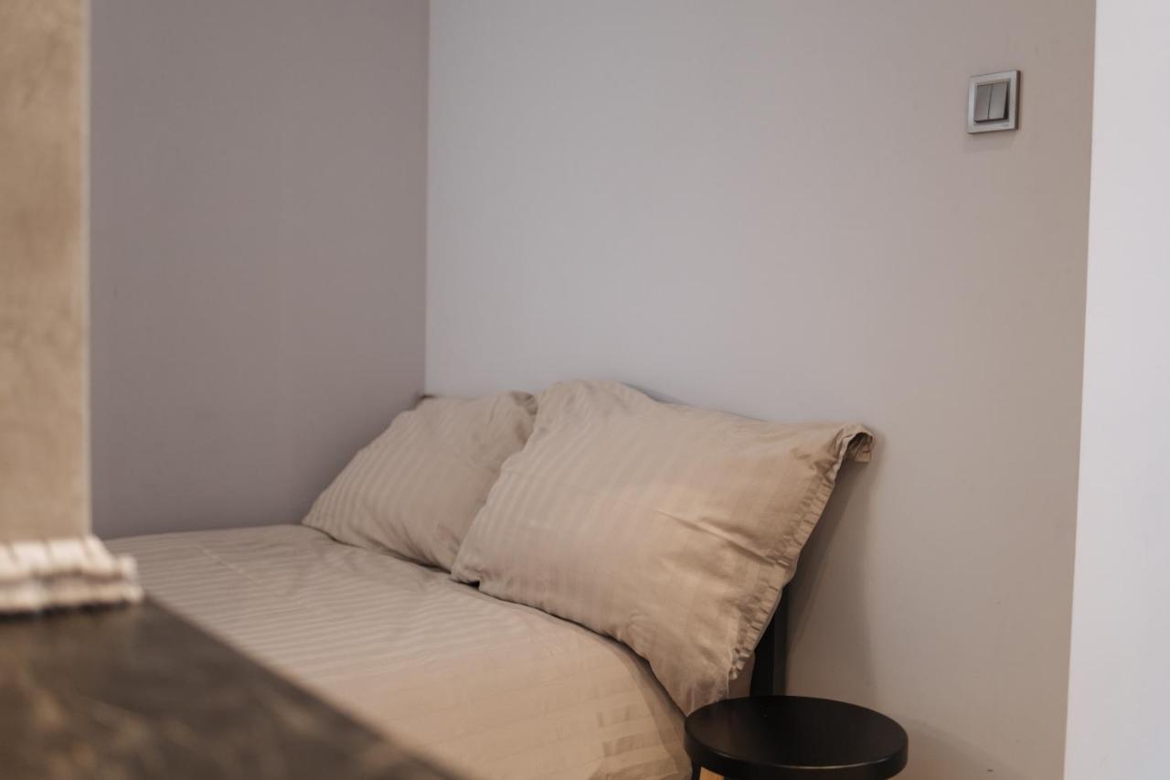 West13 Guest Rooms Cracovie Extérieur photo