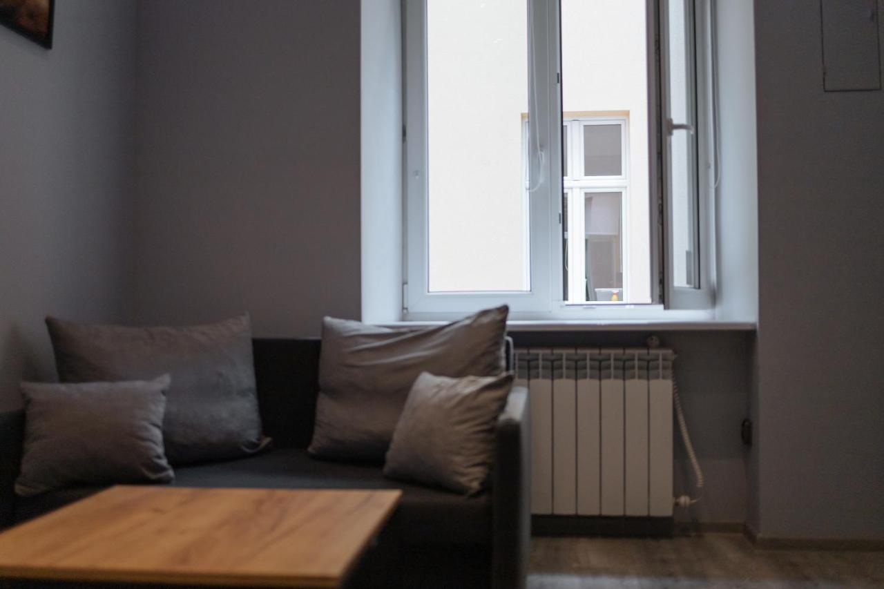 West13 Guest Rooms Cracovie Extérieur photo