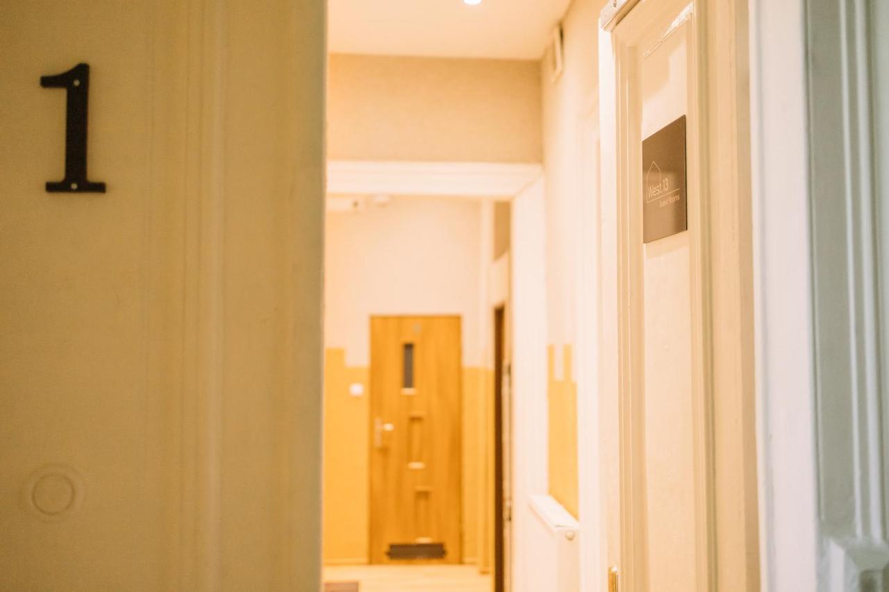 West13 Guest Rooms Cracovie Extérieur photo